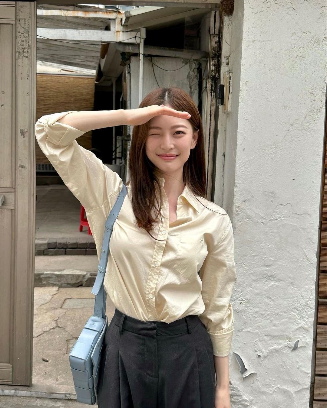 4 kiểu áo đẹp bất bại, sắm về là yên tâm mặc đẹp từ giờ đến hết thu- Ảnh 16. 4 kiểu áo đẹp bất bại, sắm về là yên tâm mặc đẹp từ giờ đến hết thu- Ảnh 16.