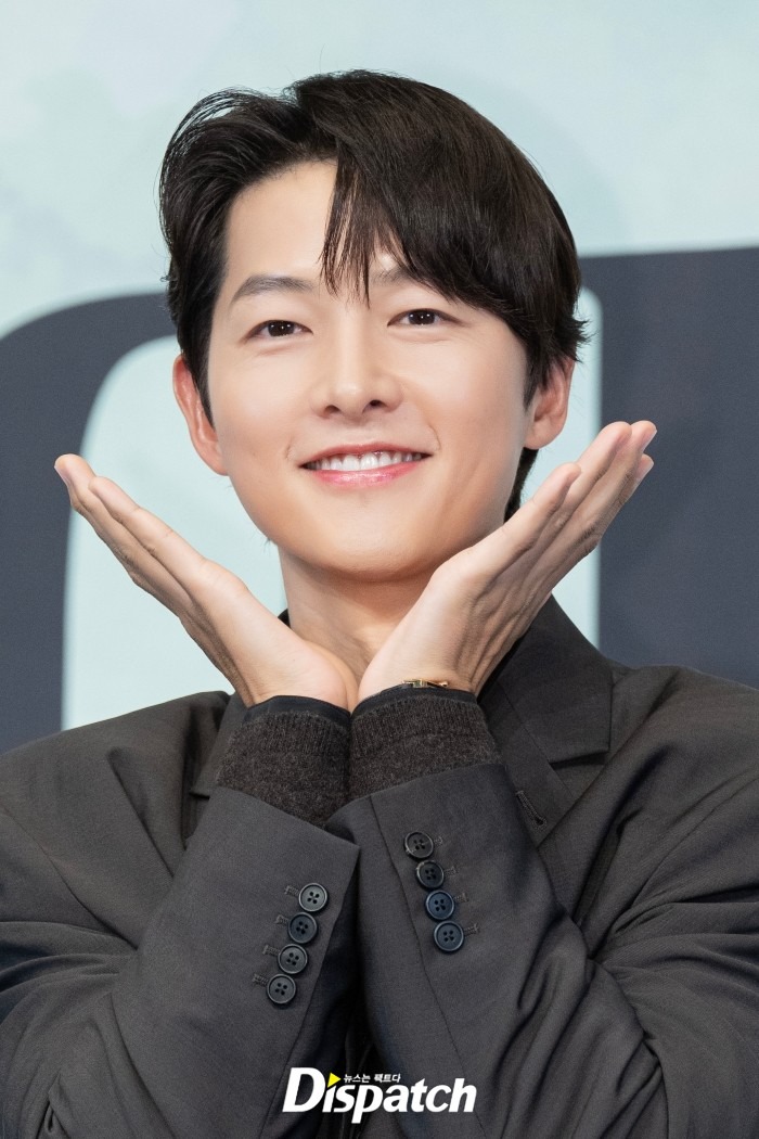 Song Joong Ki tái xuất gây ngỡ ngàng, làm Song Joong Ki tái xuất gây ngỡ ngàng, làm