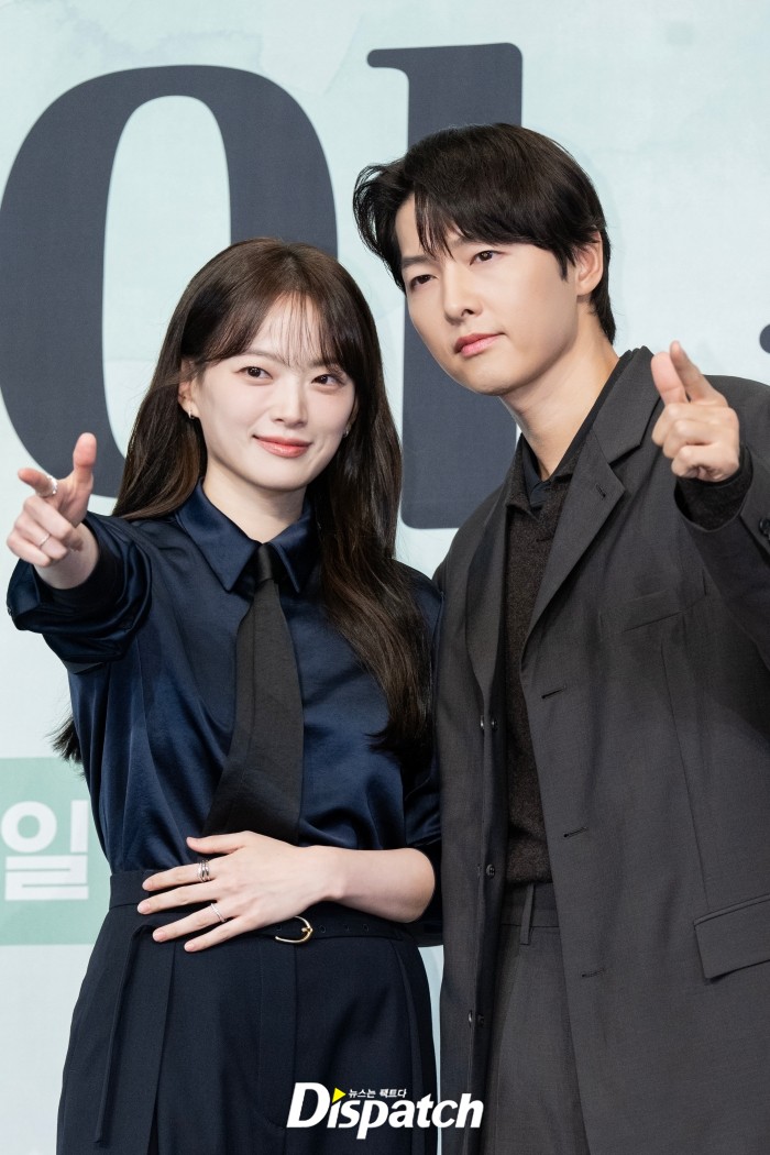 Song Joong Ki tái xuất gây ngỡ ngàng, làm Song Joong Ki tái xuất gây ngỡ ngàng, làm