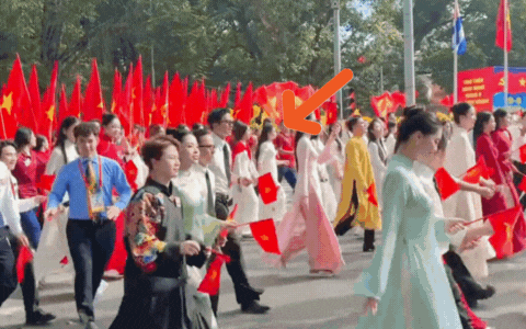 thiet-ke-chua-co-ten-17569543590021190486683-1756964409368-1756964410879956130669.gif