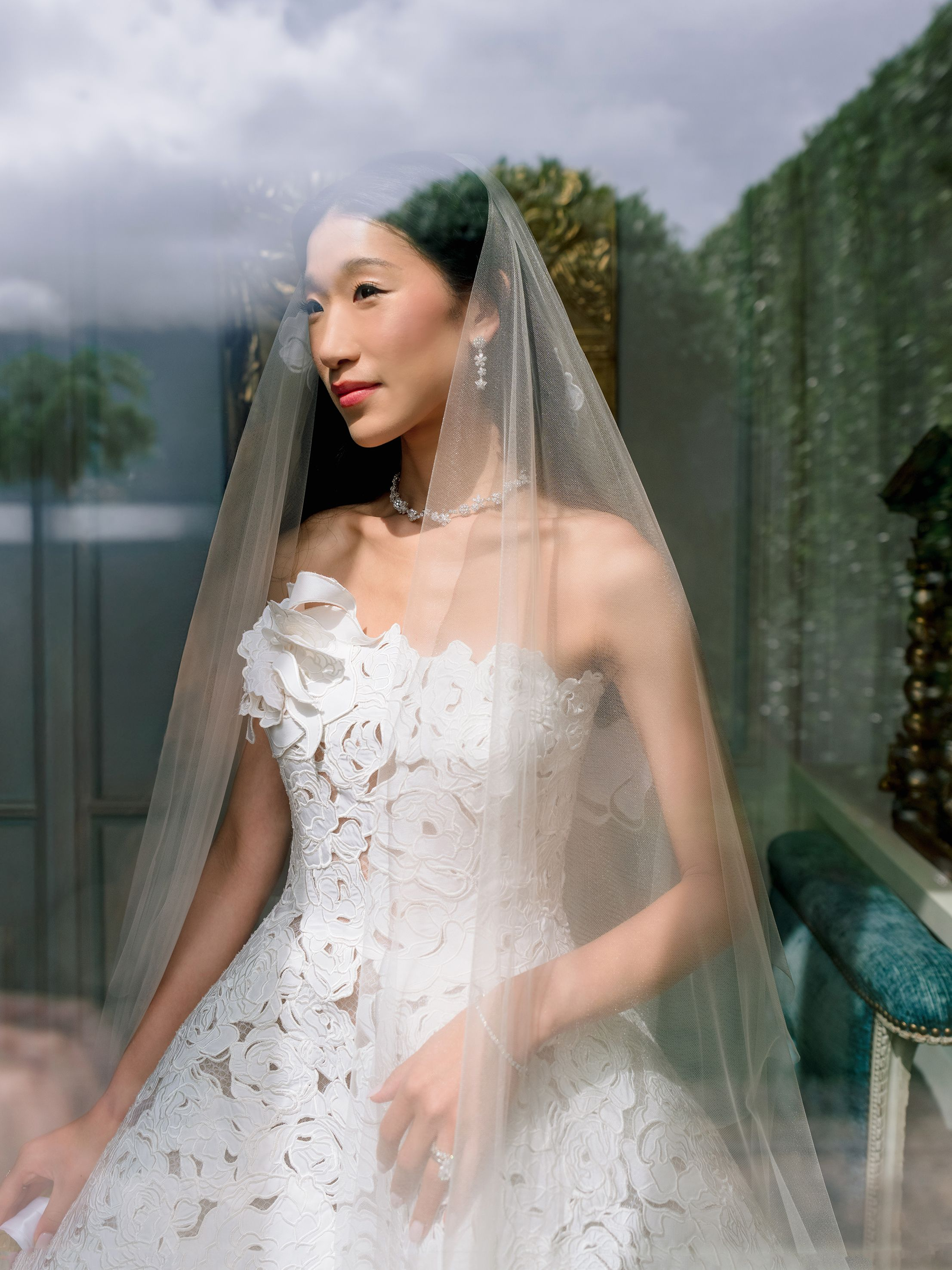 Đám cưới trăm tỷ của tiểu thư hot nhất TikTok lên thẳng Vogue: Dân tình hoài nghi mua bài- Ảnh 10. Đám cưới trăm tỷ của tiểu thư hot nhất TikTok lên thẳng Vogue: Dân tình hoài nghi mua bài- Ảnh 10.