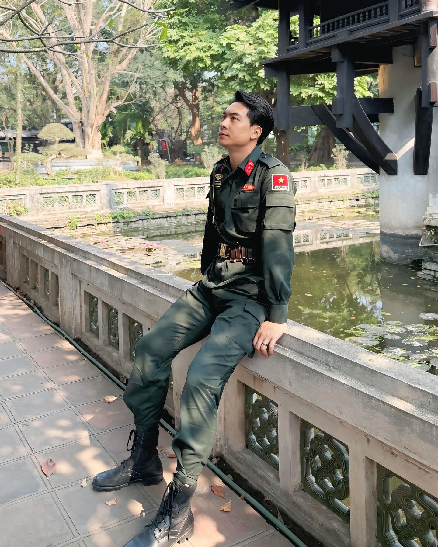 Thiếu uý được ca sĩ Phương Thanh nhường luôn sân khấu sau pha cất giọng: Sao bảo ông trời không cho ai tất cả?- Ảnh 7. Thiếu uý được ca sĩ Phương Thanh nhường luôn sân khấu sau pha cất giọng: Sao bảo ông trời không cho ai tất cả?- Ảnh 7.