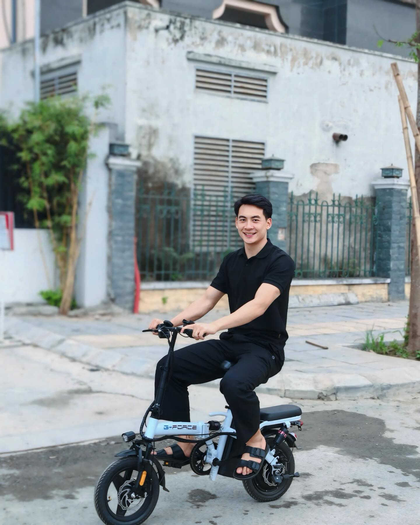 Thiếu uý được ca sĩ Phương Thanh nhường luôn sân khấu sau pha cất giọng: Sao bảo ông trời không cho ai tất cả?- Ảnh 10. Thiếu uý được ca sĩ Phương Thanh nhường luôn sân khấu sau pha cất giọng: Sao bảo ông trời không cho ai tất cả?- Ảnh 10.
