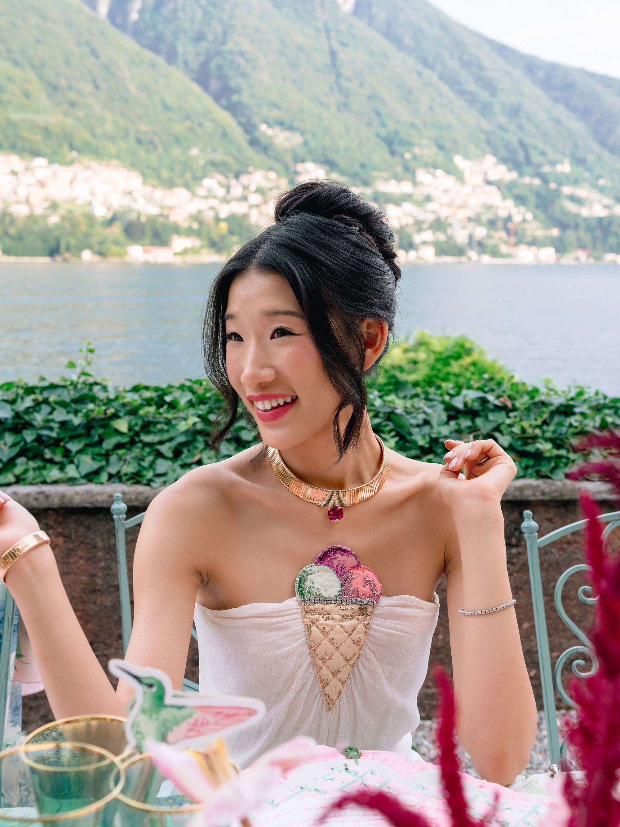 Đám cưới trăm tỷ của tiểu thư hot nhất TikTok lên thẳng Vogue: Dân tình hoài nghi mua bài- Ảnh 6. Đám cưới trăm tỷ của tiểu thư hot nhất TikTok lên thẳng Vogue: Dân tình hoài nghi mua bài- Ảnh 6.