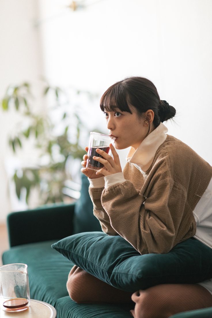 Trung niên rồi mới hiểu: Cắt giảm chi tiêu là vô nghĩa nếu còn giữ 3 thứ này! - Ảnh 1.