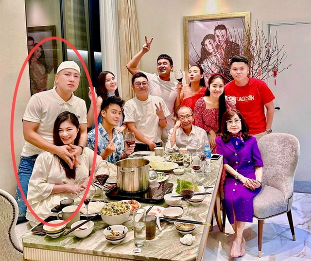3 cuộc hôn nhân bí ẩn nhất Vbiz: "Nam thần màn ảnh" cưới vợ hào môn không ai hay, sốc nhất đôi tan vỡ vẫn chưa lộ mặt- Ảnh 7. 3 cuộc hôn nhân bí ẩn nhất Vbiz: "Nam thần màn ảnh" cưới vợ hào môn không ai hay, sốc nhất đôi tan vỡ vẫn chưa lộ mặt- Ảnh 7.