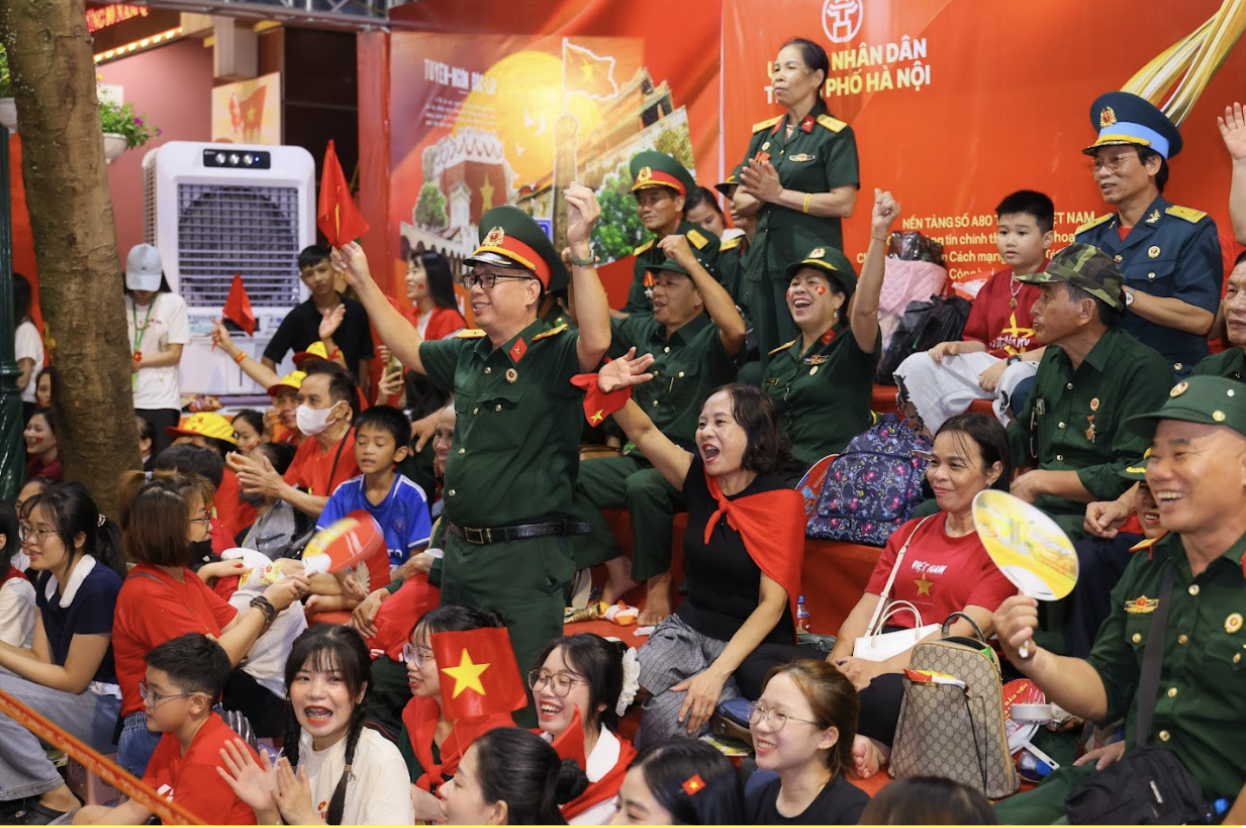 Đại lễ khép lại, một hành trình mới mở ra: Yêu nước từ những điều lặng thầm nhỏ bé - Ảnh 4. Đại lễ khép lại, một hành trình mới mở ra: Yêu nước từ những điều lặng thầm nhỏ bé - Ảnh 4.