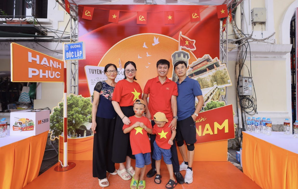 Đại lễ khép lại, một hành trình mới mở ra: Yêu nước từ những điều lặng thầm nhỏ bé - Ảnh 16. Đại lễ khép lại, một hành trình mới mở ra: Yêu nước từ những điều lặng thầm nhỏ bé - Ảnh 16.