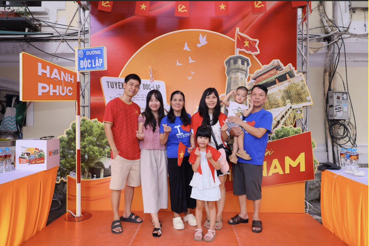 Đại lễ khép lại, một hành trình mới mở ra: Yêu nước từ những điều lặng thầm nhỏ bé - Ảnh 17. Đại lễ khép lại, một hành trình mới mở ra: Yêu nước từ những điều lặng thầm nhỏ bé - Ảnh 17.