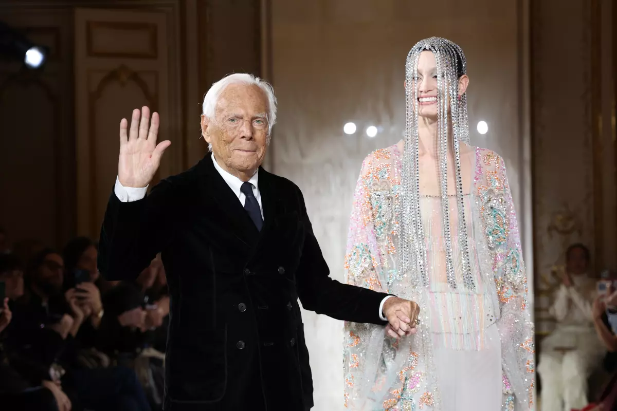 90 năm cuộc đời, 50 năm sự nghiệp: Giorgio Armani và di sản thời trang bất hủ, chỉ hối tiếc 1 điều- Ảnh 20. 90 năm cuộc đời, 50 năm sự nghiệp: Giorgio Armani và di sản thời trang bất hủ, chỉ hối tiếc 1 điều- Ảnh 20.