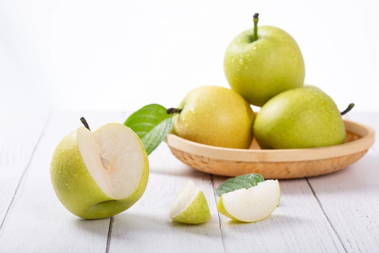 Ăn lê mùa thu tốt ngang dùng thuốc bắc: Cách chọn và ăn lê thế nào để dưỡng ẩm da, bảo vệ phổi, lá lách, dạ dày trong mùa thu- Ảnh 1. Ăn lê mùa thu tốt ngang dùng thuốc bắc: Cách chọn và ăn lê thế nào để dưỡng ẩm da, bảo vệ phổi, lá lách, dạ dày trong mùa thu- Ảnh 1.