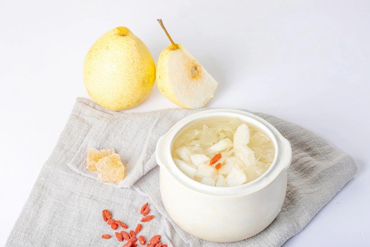 Ăn lê mùa thu tốt ngang dùng thuốc bắc: Cách chọn và ăn lê thế nào để dưỡng ẩm da, bảo vệ phổi, lá lách, dạ dày trong mùa thu- Ảnh 4. Ăn lê mùa thu tốt ngang dùng thuốc bắc: Cách chọn và ăn lê thế nào để dưỡng ẩm da, bảo vệ phổi, lá lách, dạ dày trong mùa thu- Ảnh 4.