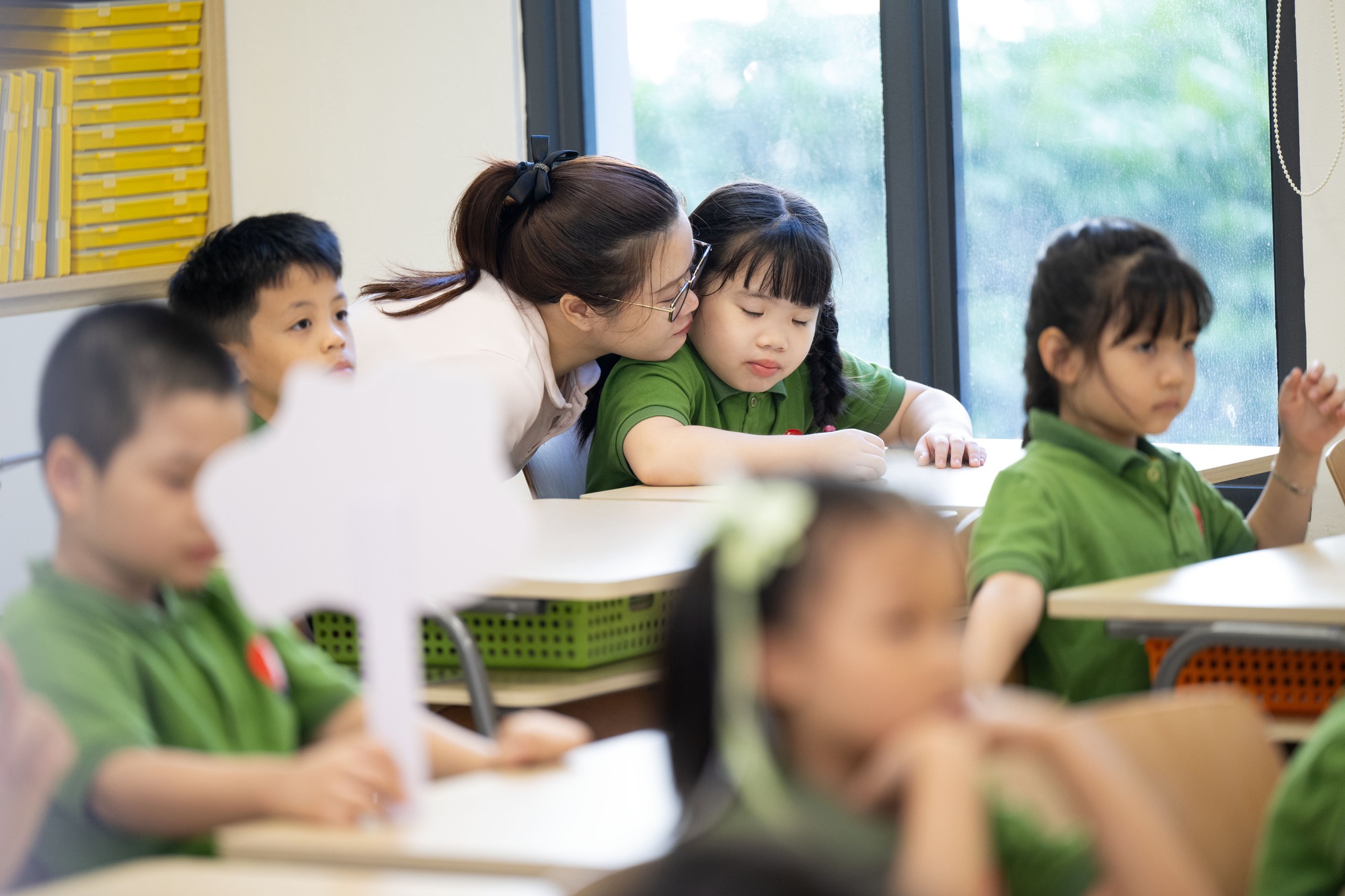 Spotlight lễ khai giảng 2025 thuộc về khối học sinh tiểu học: Combo khóc - cười - ngáp đủ hết!- Ảnh 9. Spotlight lễ khai giảng 2025 thuộc về khối học sinh tiểu học: Combo khóc - cười - ngáp đủ hết!- Ảnh 9.