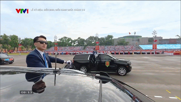 Thiếu uý được ca sĩ Phương Thanh nhường luôn sân khấu sau pha cất giọng: Sao bảo ông trời không cho ai tất cả?- Ảnh 3. Thiếu uý được ca sĩ Phương Thanh nhường luôn sân khấu sau pha cất giọng: Sao bảo ông trời không cho ai tất cả?- Ảnh 3.