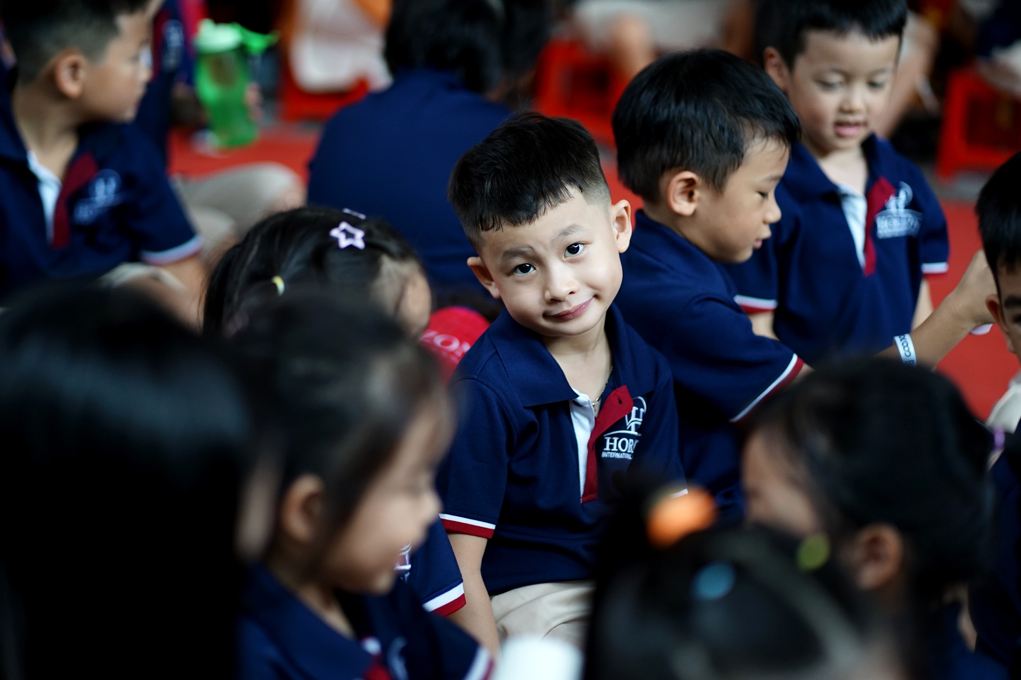 Spotlight lễ khai giảng 2025 thuộc về khối học sinh tiểu học: Combo khóc - cười - ngáp đủ hết!- Ảnh 20. Spotlight lễ khai giảng 2025 thuộc về khối học sinh tiểu học: Combo khóc - cười - ngáp đủ hết!- Ảnh 20.
