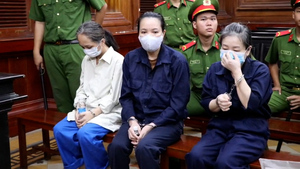 Bé gái 1 tuổi bị bầm tím mặt khi gửi nhà trẻ ở Bắc Ninh: Công an tạm giữ cô giáo - Ảnh 3. Bé gái 1 tuổi bị bầm tím mặt khi gửi nhà trẻ ở Bắc Ninh: Công an tạm giữ cô giáo - Ảnh 3.