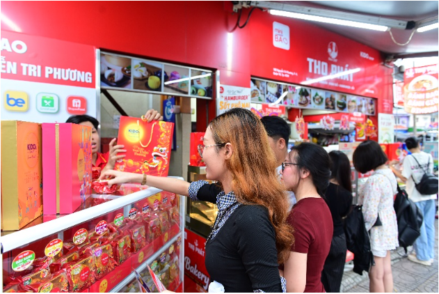 Mùa trăng 2025: Chọn bánh Trung thu theo ngôn ngữ yêu thương - Gửi trao tâm ý đúng cách - Ảnh 2. Mùa trăng 2025: Chọn bánh Trung thu theo ngôn ngữ yêu thương - Gửi trao tâm ý đúng cách - Ảnh 2.