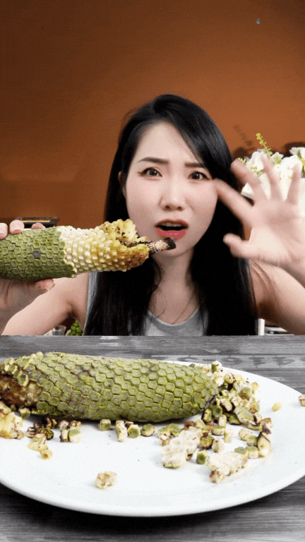"7 năm chờ mới ăn được một quả": Loại cây nhà giàu trồng làm cảnh nay thành đặc sản mukbang gây sốt MXH- Ảnh 4.