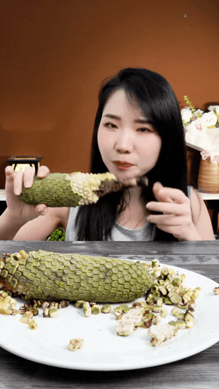 "7 năm chờ mới ăn được một quả": Loại cây nhà giàu trồng làm cảnh nay thành đặc sản mukbang gây sốt MXH- Ảnh 6.