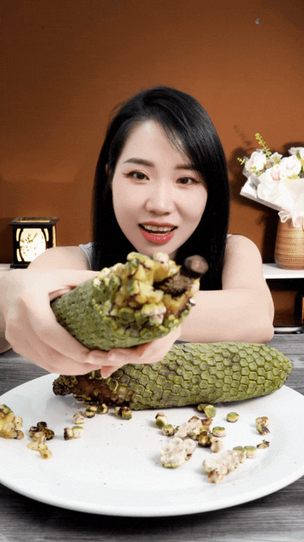 "7 năm chờ mới ăn được một quả": Loại cây nhà giàu trồng làm cảnh nay thành đặc sản mukbang gây sốt MXH- Ảnh 3.