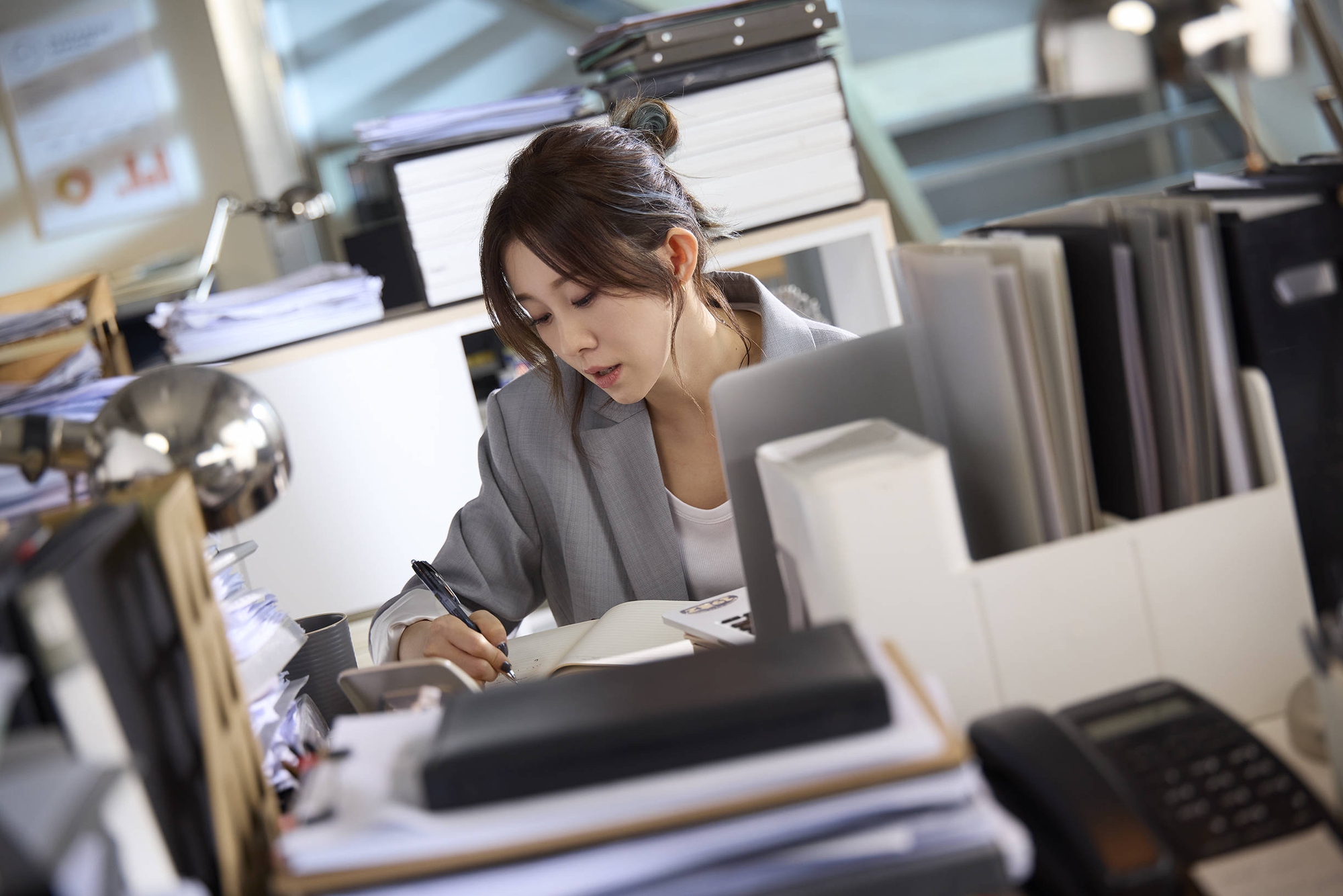 Lương hơn 55 triệu đồng/tháng, tài khoản tiết kiệm hơn 3,6 tỷ đồng, cô gái 28 tuổi vẫn thừa nhận: “Không thiếu tiền nhưng luôn bất an, đêm không ngủ được” - Ảnh 1. Lương hơn 55 triệu đồng/tháng, tài khoản tiết kiệm hơn 3,6 tỷ đồng, cô gái 28 tuổi vẫn thừa nhận: “Không thiếu tiền nhưng luôn bất an, đêm không ngủ được” - Ảnh 1.