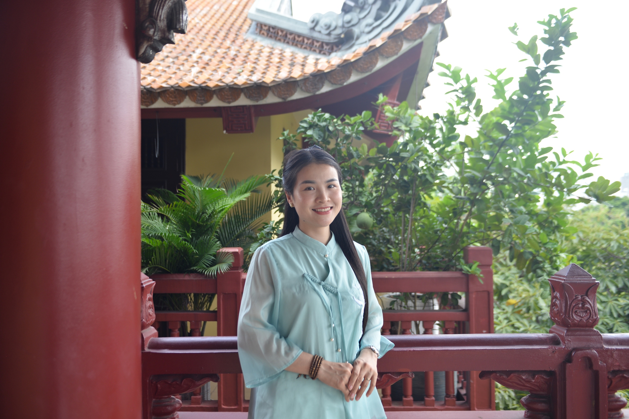 Không khí Lễ Vu Lan tại TP HCM: Bông hồng tri ân nở rộ, ngàn Phật tử hướng về cha mẹ- Ảnh 11. Không khí Lễ Vu Lan tại TP HCM: Bông hồng tri ân nở rộ, ngàn Phật tử hướng về cha mẹ- Ảnh 11.