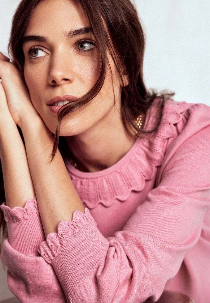 ecae21d23676-boden-pink-jumper-kate-middleton-1757113101243637084360-1757142468361-17571424690891740385381.jpg