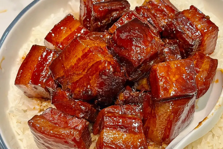 4 bước bắt buộc cho món thịt kho tàu trong mướt, dẻo mềm - Ảnh 5.