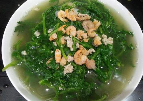 Cây dại mọc đầy bờ rào xưa không ai "ngó", nay thành đặc sản dân phố thích mê, giá 100.000 đồng/kg - Ảnh 2. Cây dại mọc đầy bờ rào xưa không ai "ngó", nay thành đặc sản dân phố thích mê, 100.000 đồng/kg - Ảnh 2.