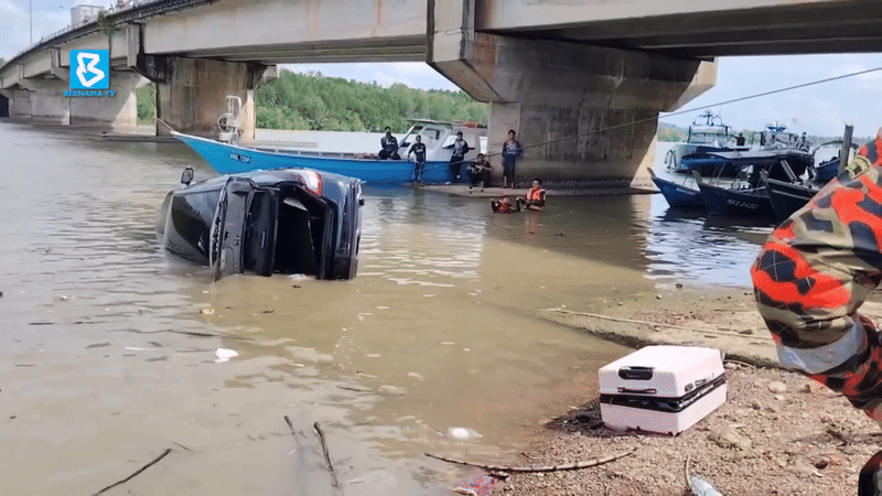 Đưa con đi chơi bằng ô tô rồi đỗ xe ở bờ sông, bố ra ngoài hút thuốc, ít phút sau thì xảy ra thảm kịch - Ảnh 1. Đưa con đi chơi bằng ô tô rồi đỗ xe ở bờ sông, bố ra ngoài hút thuốc, ít phút sau thì xảy ra thảm kịch - Ảnh 1.
