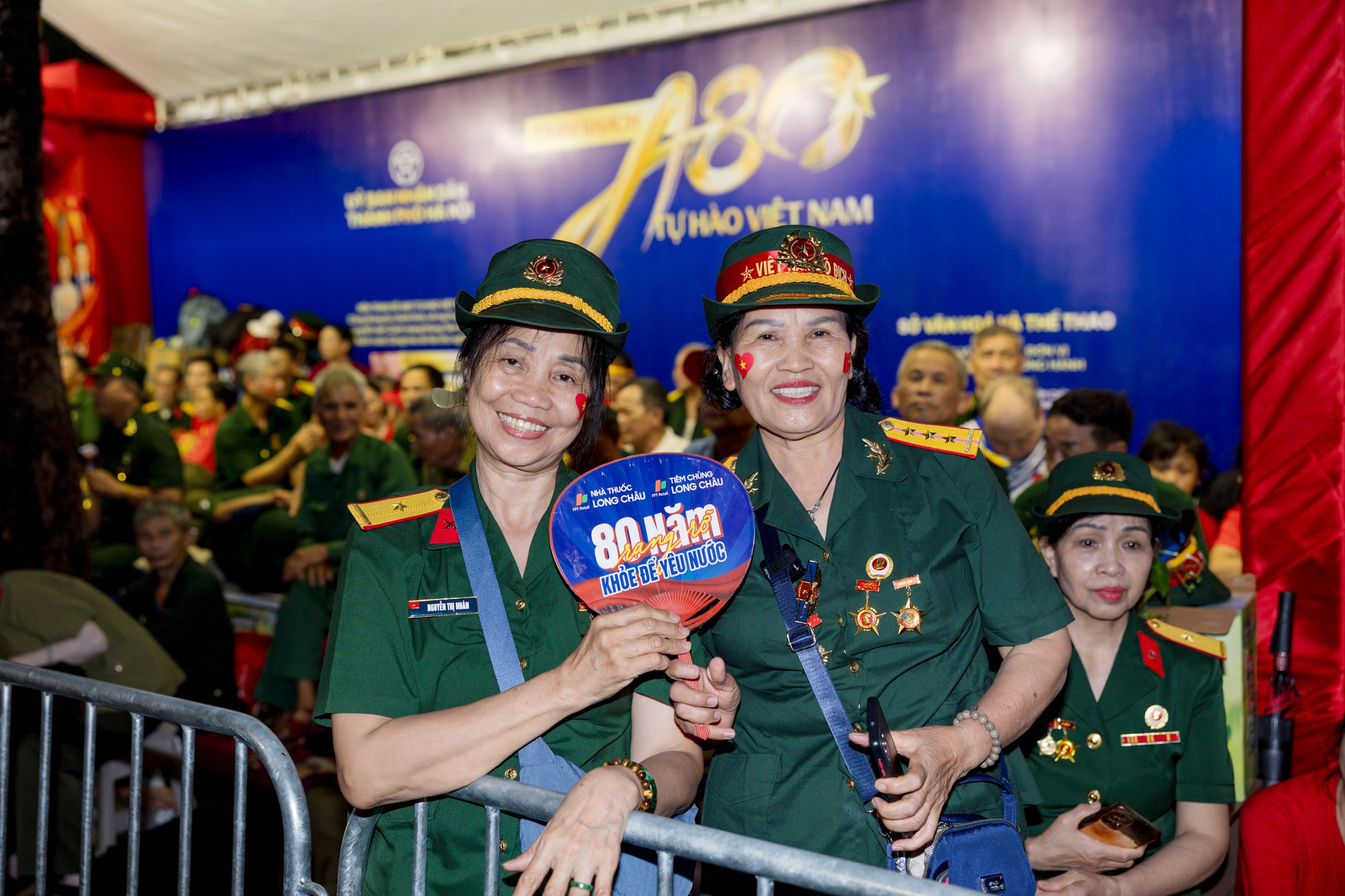 Lụy concert A80 với những hình ảnh ấm áp tại trạm khách A80: Tự hào Việt Nam - Ảnh 5. Lụy concert A80 với những hình ảnh ấm áp tại trạm khách A80: Tự hào Việt Nam - Ảnh 5.