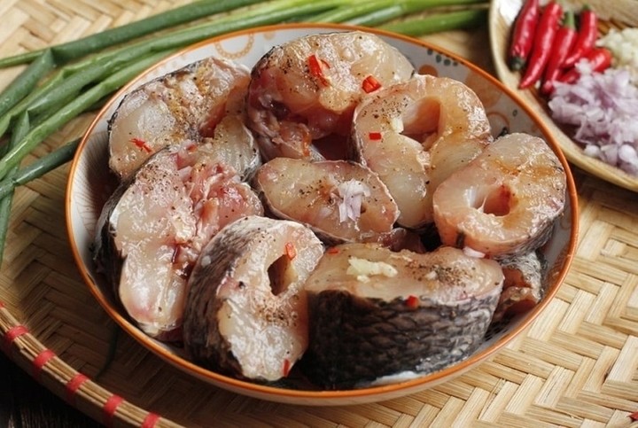 Mẹo ướp cá đơn giản cực thơm ngon - Ảnh 1. Mẹo ướp cá đơn giản cực thơm ngon - Ảnh 1.