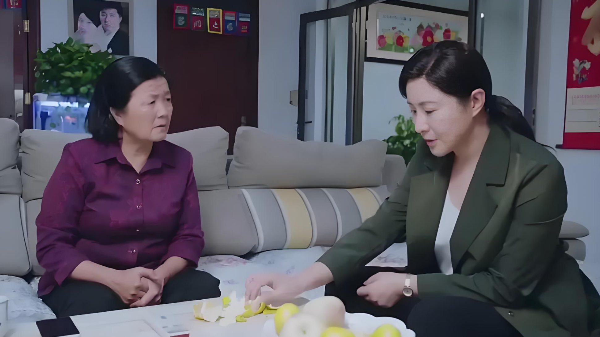Thấy con gái xách vali về, tôi bực bội dẫn con quay lại nhà chồng, nào ngờ bà thông gia chốt một câu khiến tôi tối tăm mặt mũi- Ảnh 1. Thấy con gái xách vali về, tôi bực bội dẫn con quay lại nhà chồng, nào ngờ bà thông gia chốt một câu khiến tôi tối tăm mặt mũi- Ảnh 1.
