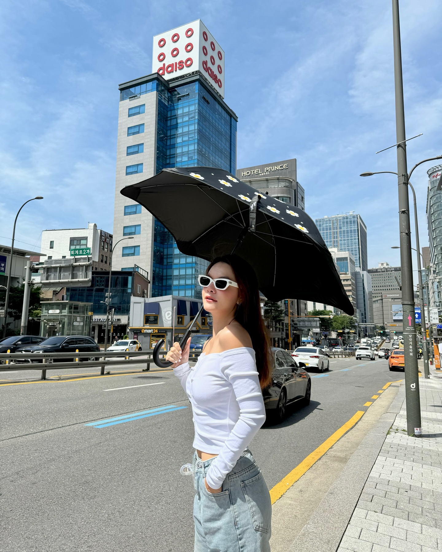 Ngoài 40 tuổi, phong cách thời trang của Phạm Quỳnh Anh ngày càng trẻ ra - Ảnh 1. Ngoài 40 tuổi, phong cách thời trang của Phạm Quỳnh Anh ngày càng trẻ ra - Ảnh 1.