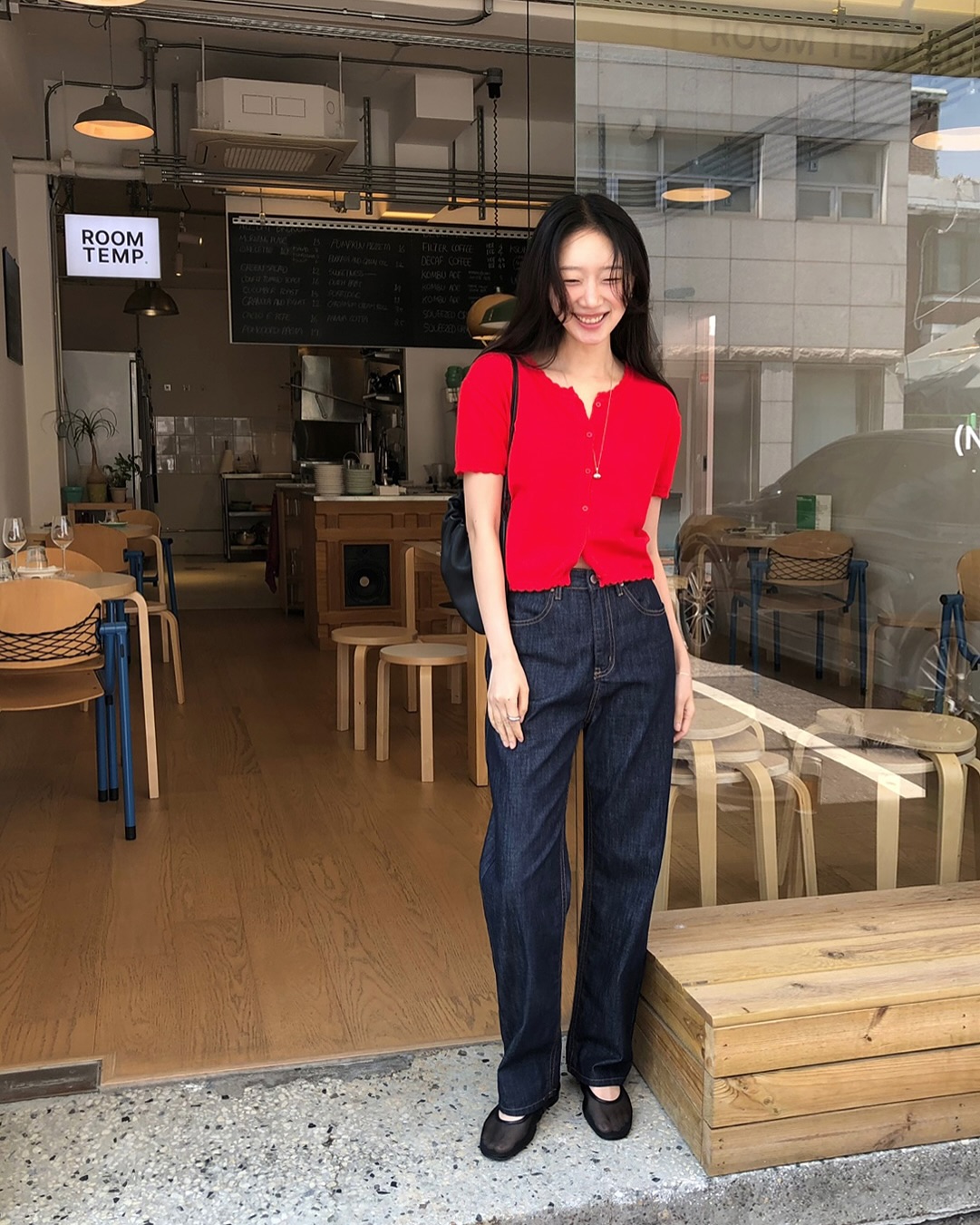 Trang phục màu đỏ chính là xu hướng hot nhất thu này: 10 cách diện giúp nàng nổi nhất khu phố, độ sang chảnh miễn bàn - Ảnh 3. Trang phục màu đỏ chính là xu hướng hot nhất thu này: 10 cách diện giúp nàng nổi nhất khu phố, độ sang chảnh miễn bàn - Ảnh 3.