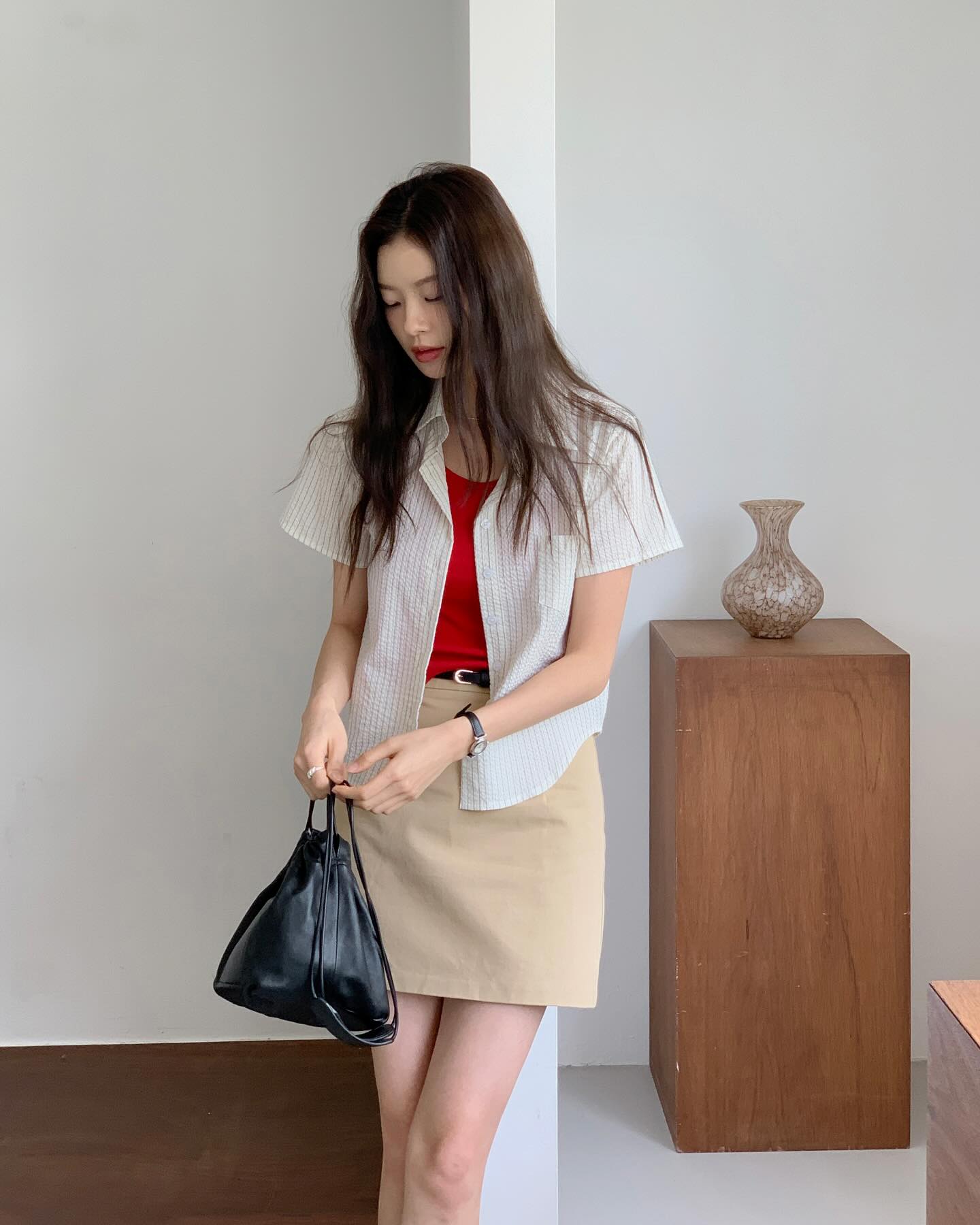 Trang phục màu đỏ chính là xu hướng hot nhất thu này: 10 cách diện giúp nàng nổi nhất khu phố, độ sang chảnh miễn bàn - Ảnh 4. Trang phục màu đỏ chính là xu hướng hot nhất thu này: 10 cách diện giúp nàng nổi nhất khu phố, độ sang chảnh miễn bàn - Ảnh 4.