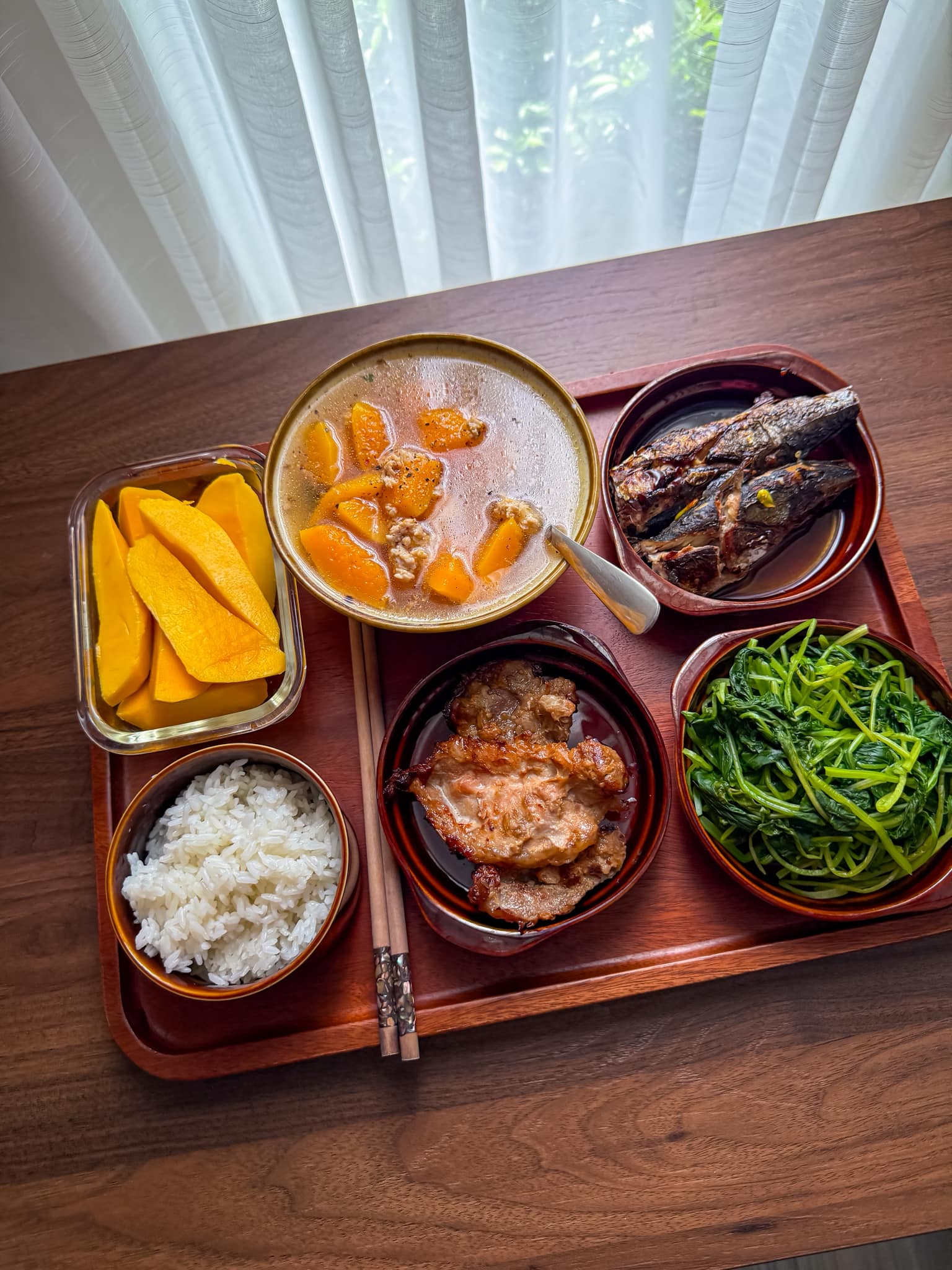 Chị gái nhà người ta: Nấu cơm cữ cho em mà tưởng đâu chị đi thi MasterChef khiên hội Chị gái nhà người ta: Nấu cơm cữ cho em mà tưởng đâu chị đi thi MasterChef khiên hội