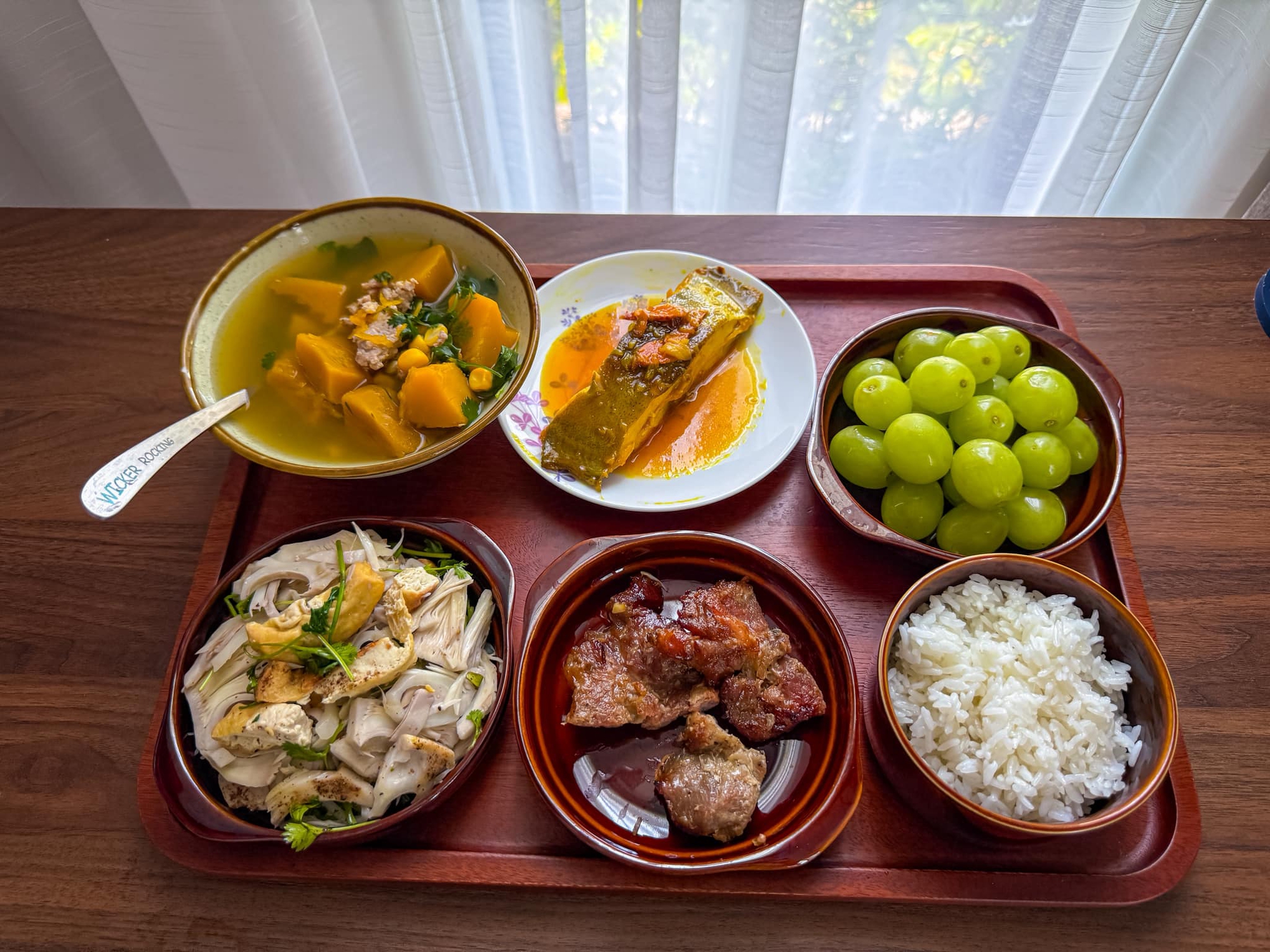 Chị gái nhà người ta: Nấu cơm cữ cho em mà tưởng đâu chị đi thi MasterChef khiên hội Chị gái nhà người ta: Nấu cơm cữ cho em mà tưởng đâu chị đi thi MasterChef khiên hội