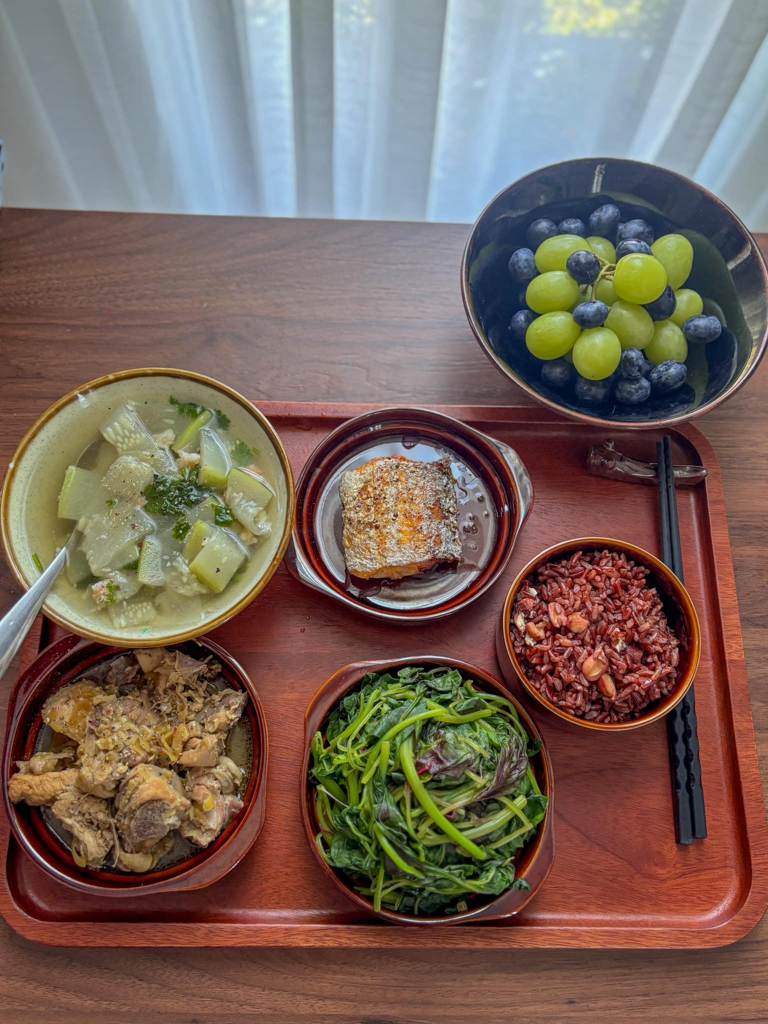 Chị gái nhà người ta: Nấu cơm cữ cho em mà tưởng đâu chị đi thi MasterChef khiên hội Chị gái nhà người ta: Nấu cơm cữ cho em mà tưởng đâu chị đi thi MasterChef khiên hội