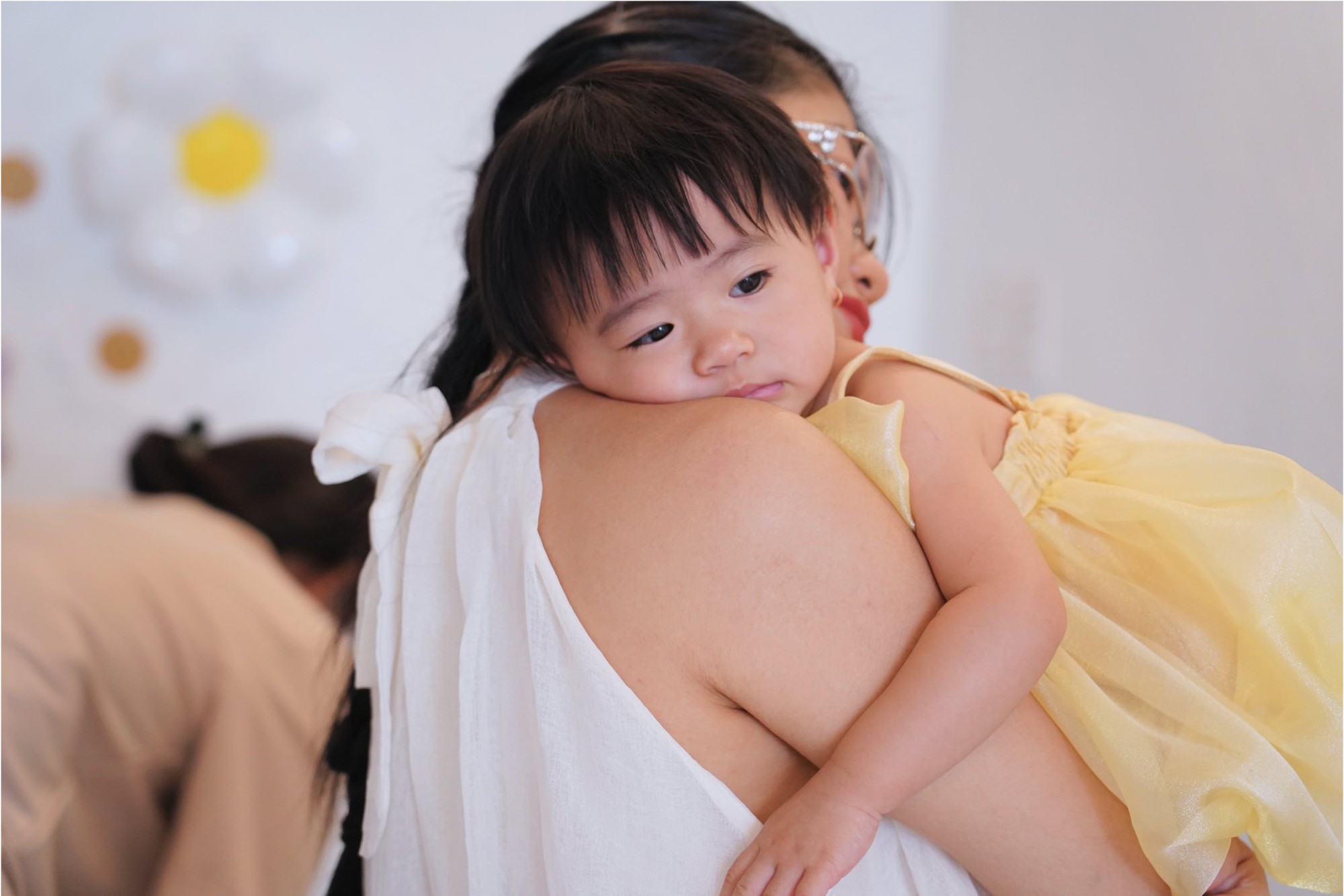 Tiệc thôi nôi cực xinh xẻo và ấm cúng nhưng không kém phần sang chảnh của em bé Nubi nhà siêu mẫu Võ Hoàng Yến- Ảnh 14. Tiệc thôi nôi cực xinh xẻo và ấm cúng nhưng không kém phần sang chảnh của em bé Nubi nhà siêu mẫu Võ Hoàng Yến- Ảnh 14.