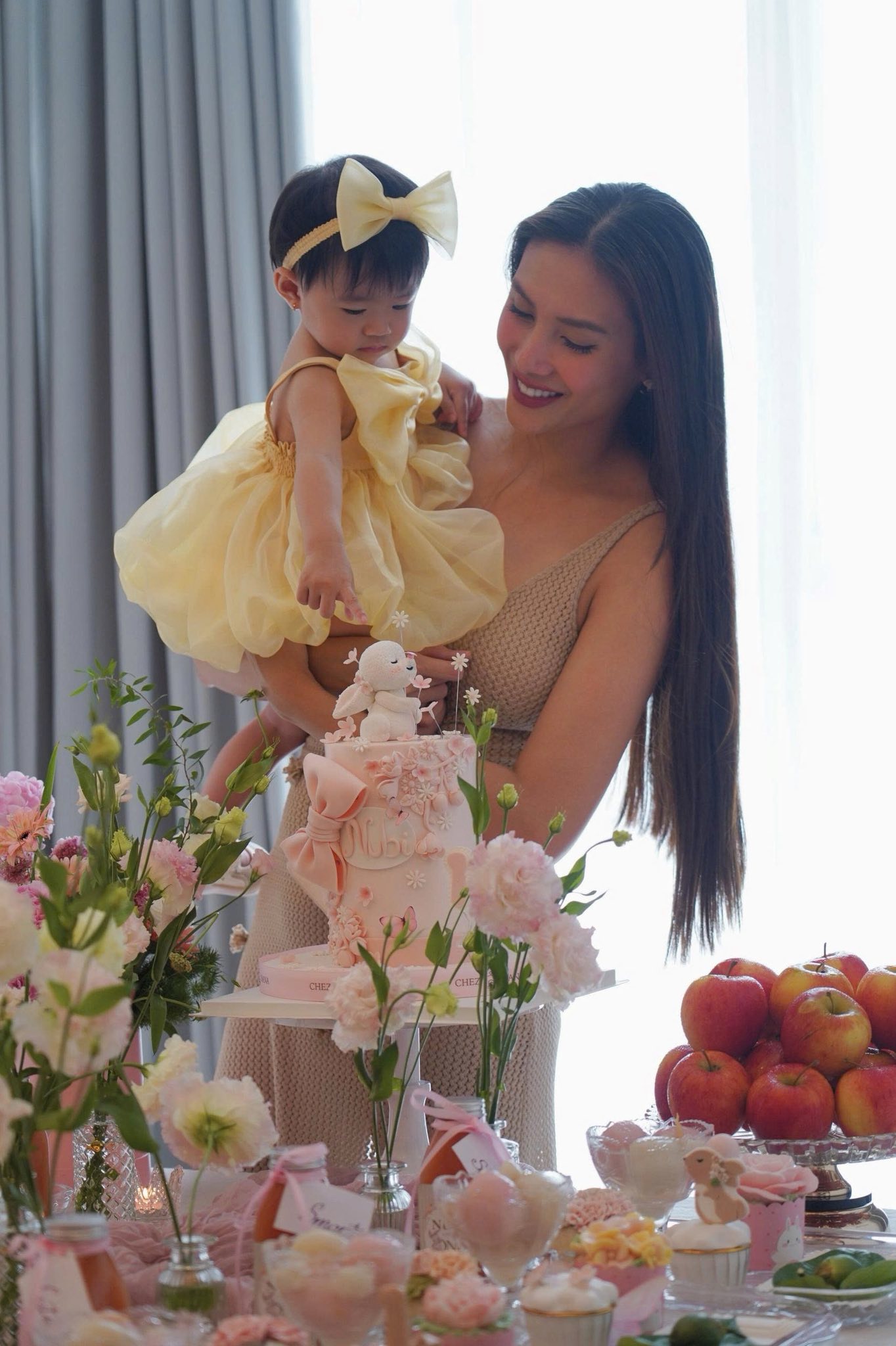 Tiệc thôi nôi cực xinh xẻo và ấm cúng nhưng không kém phần sang chảnh của em bé Nubi nhà siêu mẫu Võ Hoàng Yến- Ảnh 3. Tiệc thôi nôi cực xinh xẻo và ấm cúng nhưng không kém phần sang chảnh của em bé Nubi nhà siêu mẫu Võ Hoàng Yến- Ảnh 3.