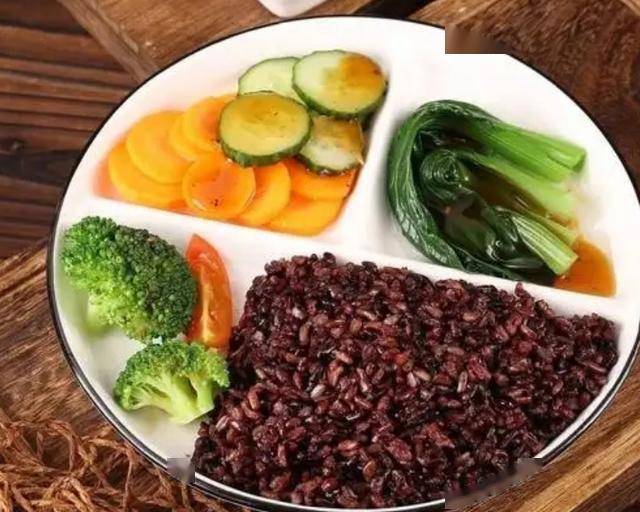 Một người đàn ông 45 tuổi ngất xỉu sau khi ăn và tử vong 4 ngày sau đó, bác sĩ tức giận: Làm sao có thể ăn 2 loại thực phẩm này cùng lúc?- Ảnh 6. Một người đàn ông 45 tuổi ngất xỉu sau khi ăn và tử vong 4 ngày sau đó, bác sĩ tức giận: Làm sao có thể ăn 2 loại thực phẩm này cùng lúc?- Ảnh 6.