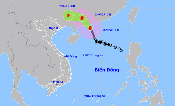 Bão số 7 Tapah đạt cấp cực đại, hoàn lưu có thể gây mưa lớn trên 300mm - Ảnh 1. Bão số 7 Tapah đạt cấp cực đại, hoàn lưu có thể gây mưa lớn trên 300mm - Ảnh 1.