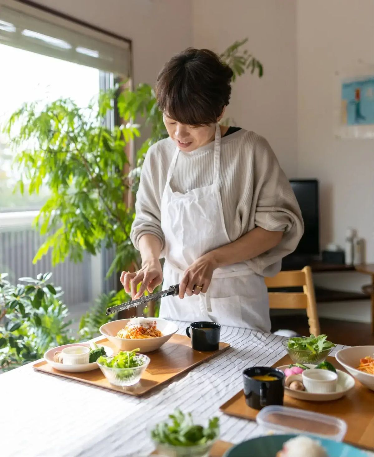 Ở tuổi trung niên, tôi sống tối giản nhưng không cực đoan: Vẫn ăn ngon, mặc đẹp và đều đặn để dành tiền mỗi tháng - Ảnh 1. Ở tuổi trung niên, tôi sống tối giản nhưng không cực đoan: Vẫn ăn ngon, mặc đẹp và đều đặn để dành tiền mỗi tháng - Ảnh 1.