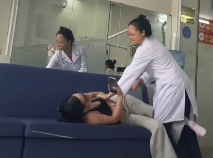 Nguyên nhân nha sĩ dùng gậy sắt tấn công khách hàng ở TP.HCM - Ảnh 2.