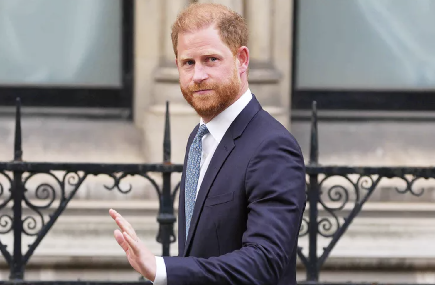 Vương tử Harry trở lại Anh quốc: Liệu có cuộc hội ngộ bất ngờ với Vua Charles?- Ảnh 1. Vương tử Harry trở lại Anh quốc: Liệu có cuộc hội ngộ bất ngờ với Vua Charles?- Ảnh 1.