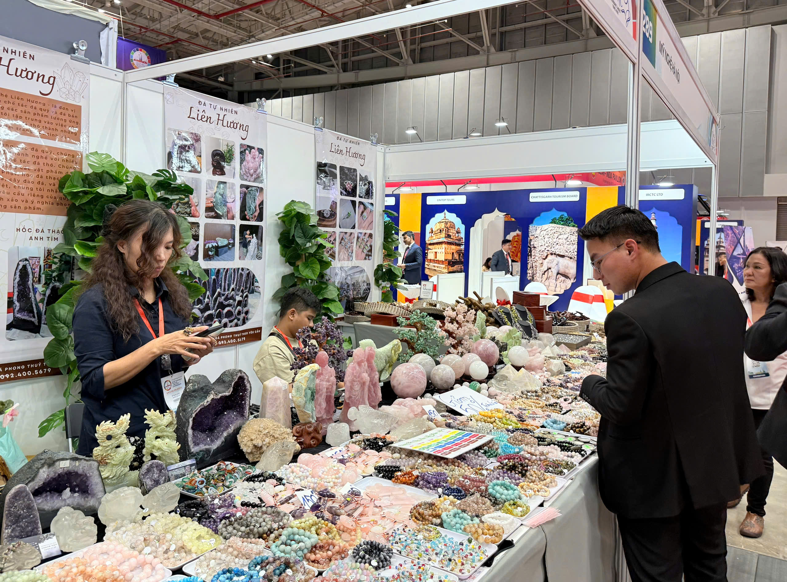 Những con số ấn tượng tại Hội chợ Du lịch Quốc tế TPHCM 2025 - Ảnh 3. Những con số ấn tượng tại Hội chợ Du lịch Quốc tế TPHCM 2025 - Ảnh 3.