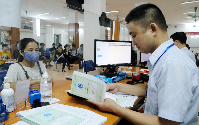 Tiền ăn ca, tiền xăng xe, phụ cấp nuôi con nhỏ... có phải đóng BHXH không?- Ảnh 1. Tiền ăn ca, tiền xăng xe, phụ cấp nuôi con nhỏ... có phải đóng BHXH không?- Ảnh 1.