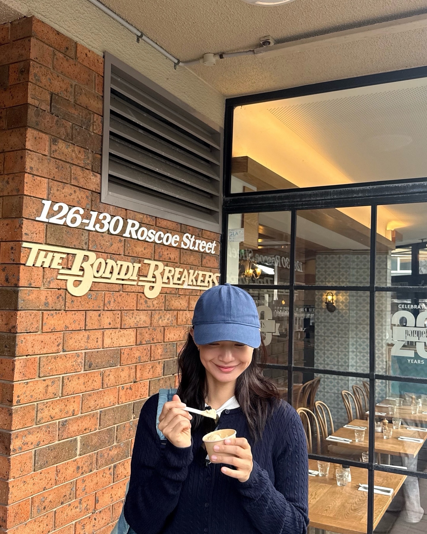 Sao Hàn ngòai 40 hack tuổi với 5 món thời trang trẻ trung và sang trọng - Ảnh 7. Sao Hàn ngòai 40 hack tuổi với 5 món thời trang trẻ trung và sang trọng - Ảnh 7.