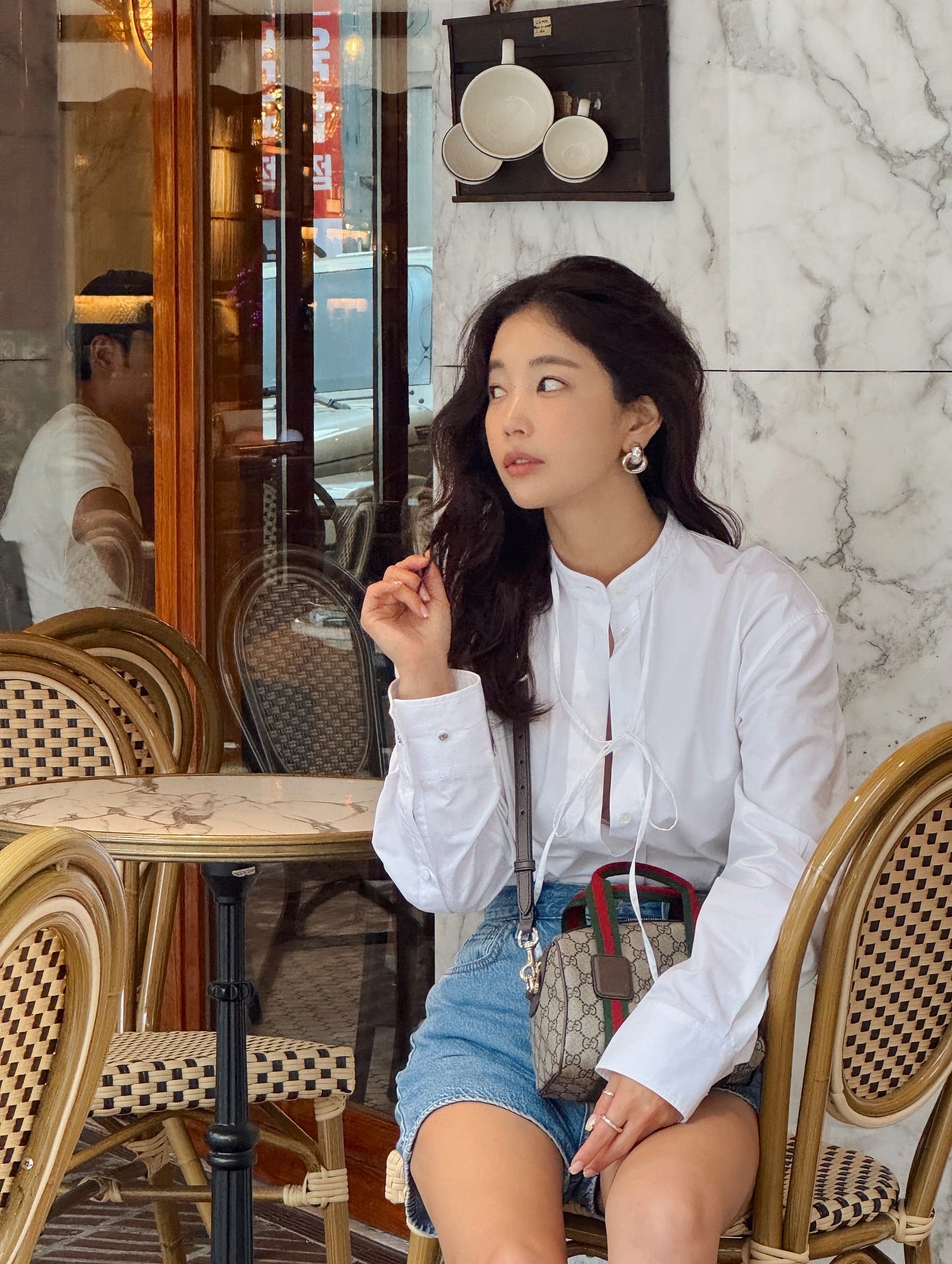 Sao Hàn ngòai 40 hack tuổi với 5 món thời trang trẻ trung và sang trọng - Ảnh 5. Sao Hàn ngòai 40 hack tuổi với 5 món thời trang trẻ trung và sang trọng - Ảnh 5.